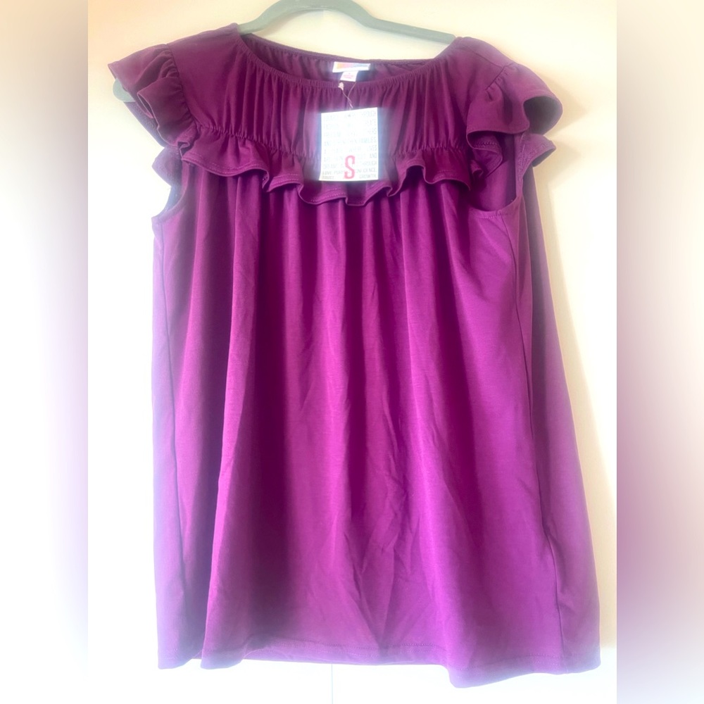 Sleeveless LuLaRoe shirt